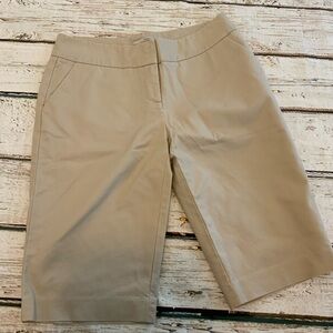 Halogen Womens Bermuda Shorts Sz 4 Taylor Fit Chino Khaki Flat Front